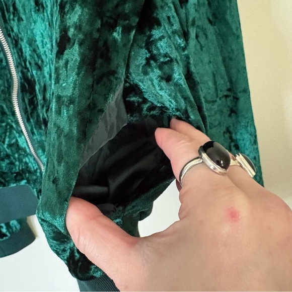Ci Sono Emerald Crushed Velvet Bomber Size XL - Picture 10 of 13